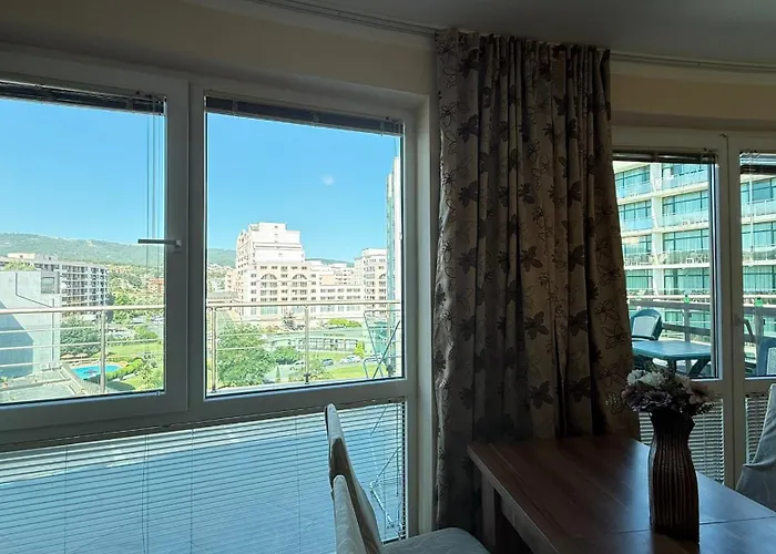 Bratanov Sunny Plaza Σάνι Μπιτς