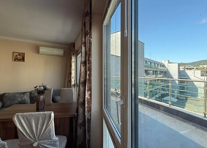 Bratanov Sunny Plaza