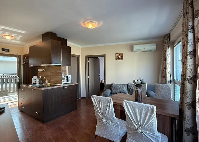 Bratanov Sunny Plaza Σάνι Μπιτς