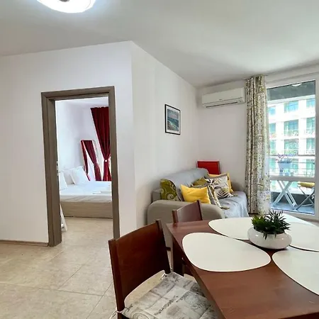 Apartment Bratanov Sunny Plaza *