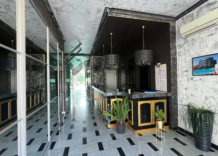 Bratanov Sunny Plaza *