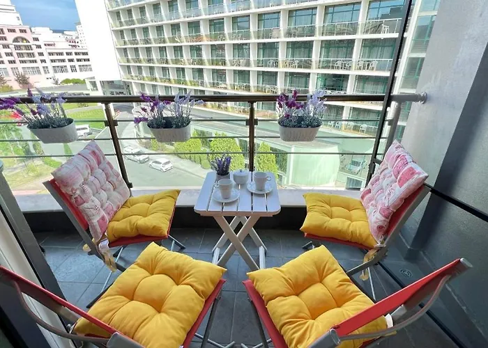 Bratanov Sunny Plaza *