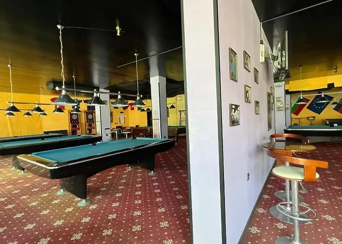 Bratanov Sunny Plaza *