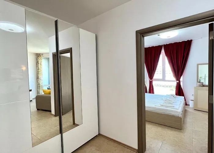 Bratanov Sunny Plaza 公寓