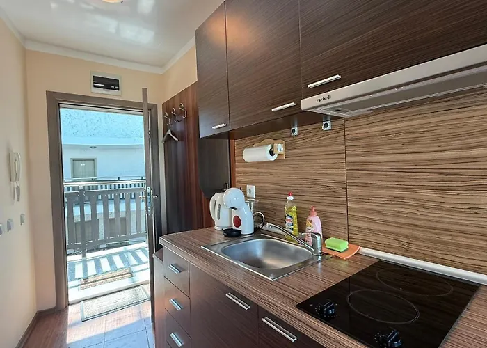 Bratanov Sunny Plaza *